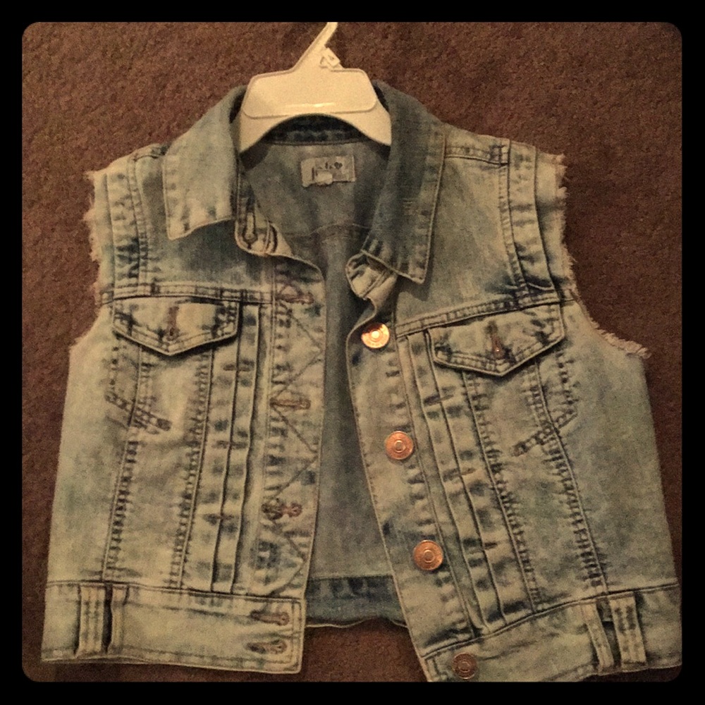 COPY - Sleeveless denim vest